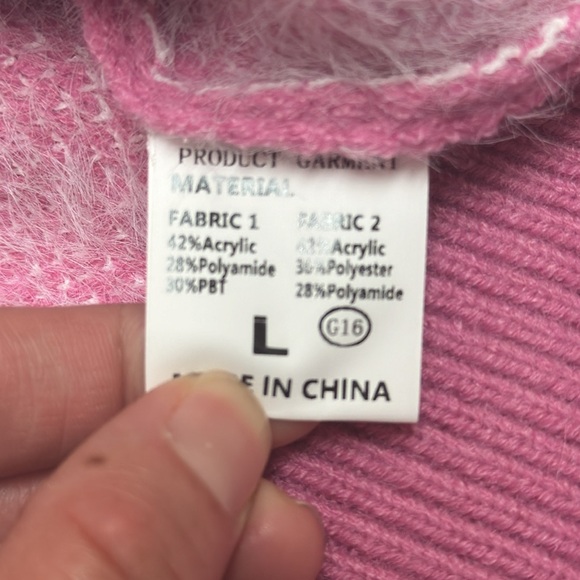 Pink + white flower sweater - Picture 4 of 5